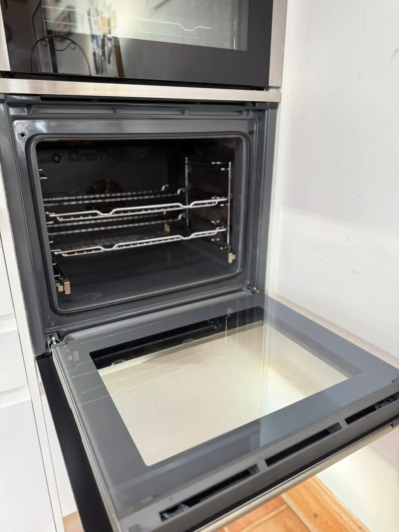 Clean oven after a detailed service